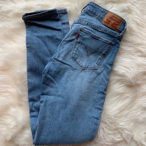 Levi’s 711 Skinny Jeans